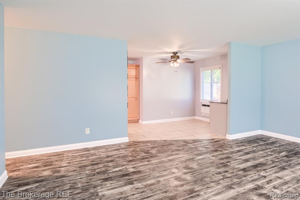 6230 Woodsdale Drive, Grand Blanc, MI 48439 — Photo 13
