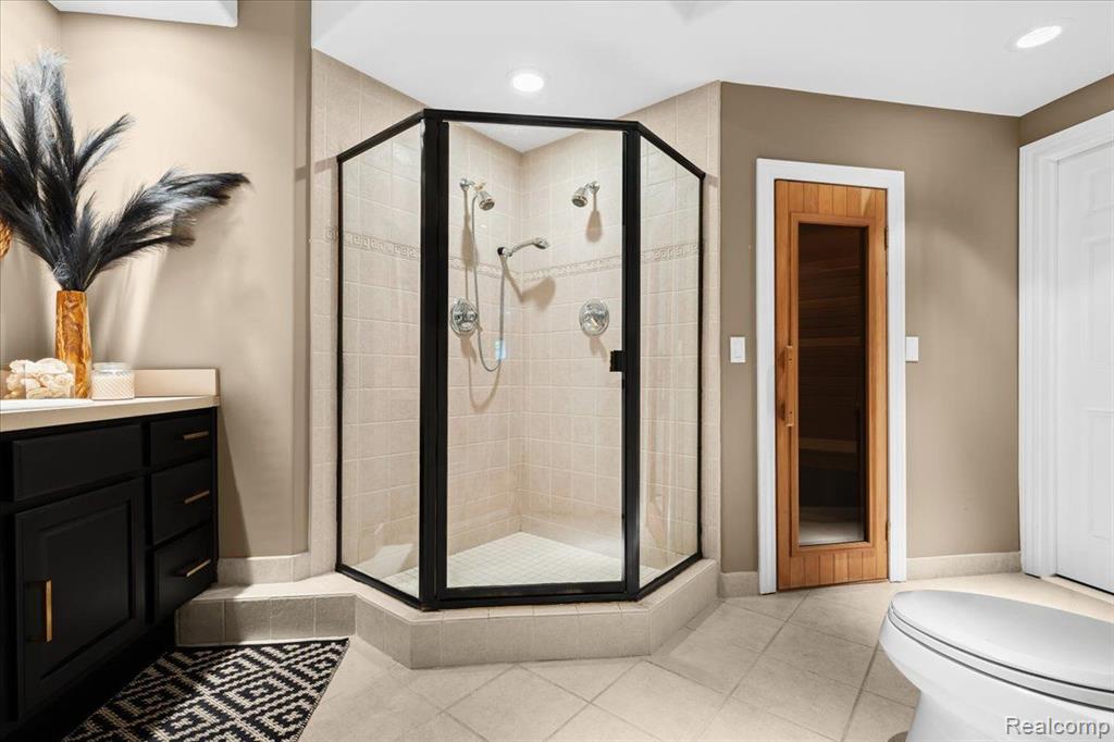 6246 Windemere Point, Brighton, MI 48116 — Photo 38