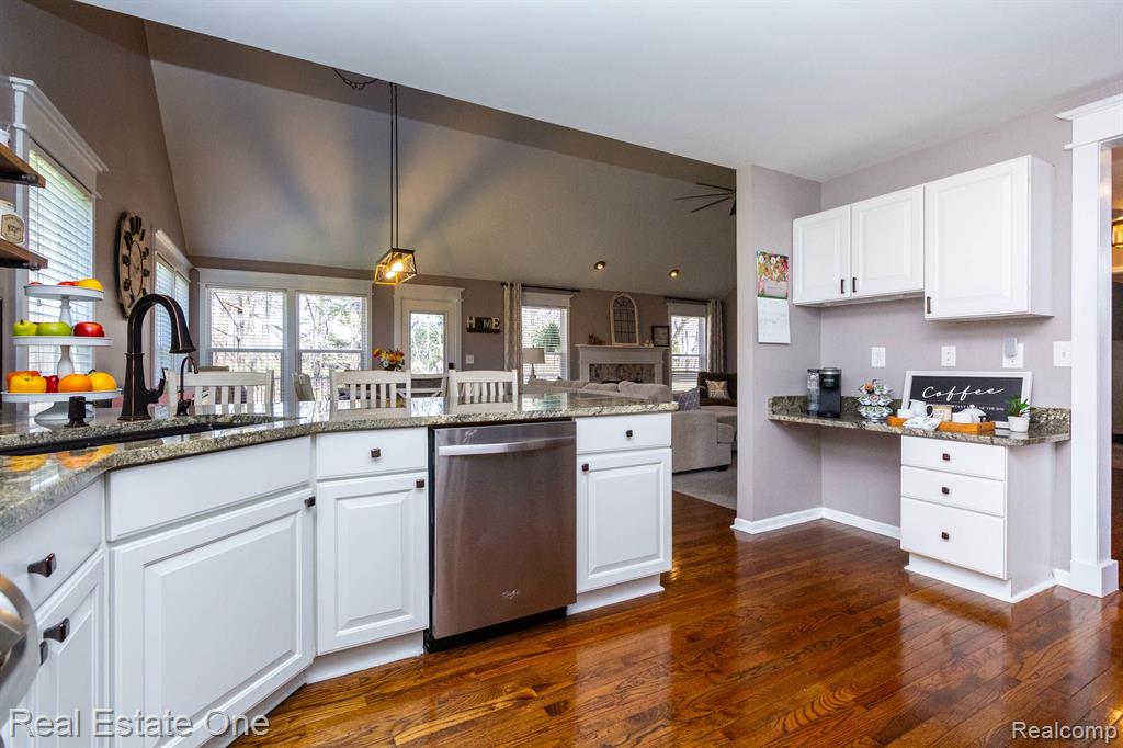 60608 S LYON Trail, South Lyon, MI 48178 — Photo 15