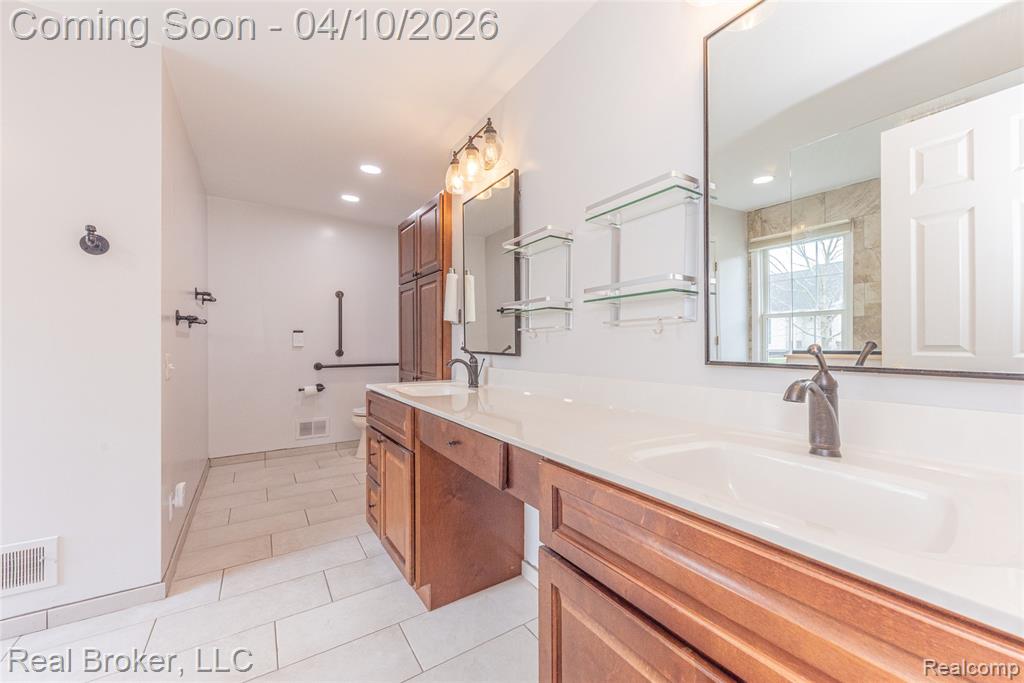 39836 Eagle Trace Drive, Northville, MI 48168 — Photo 20