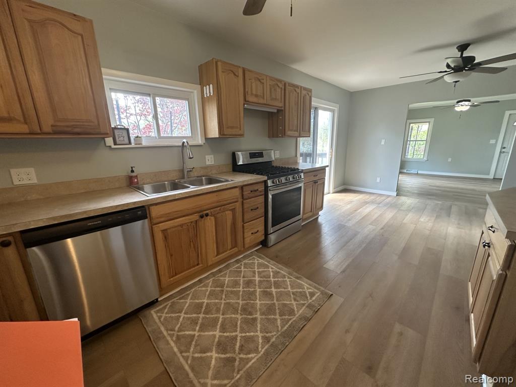 2184 E Schumacher Avenue, Burton, MI 48529 — Photo 3