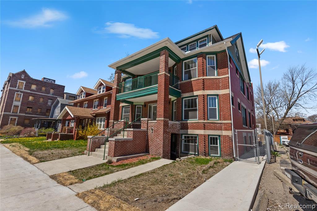 70 Clairmount Street, Detroit, MI 48202 — front exterior