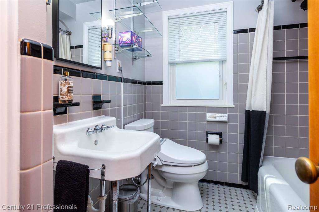 25009 Donald, Redford, MI 48239 — Photo 16