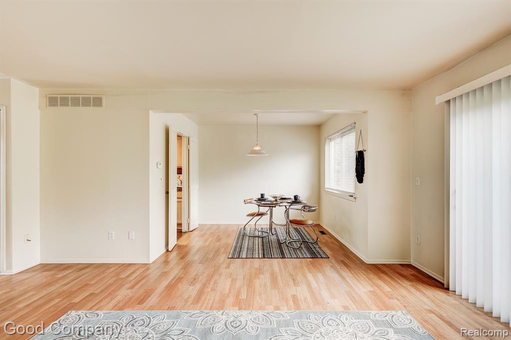 1 FREDRICKSBURG TOWNE Street, Southfield, MI 48075 — Photo 8