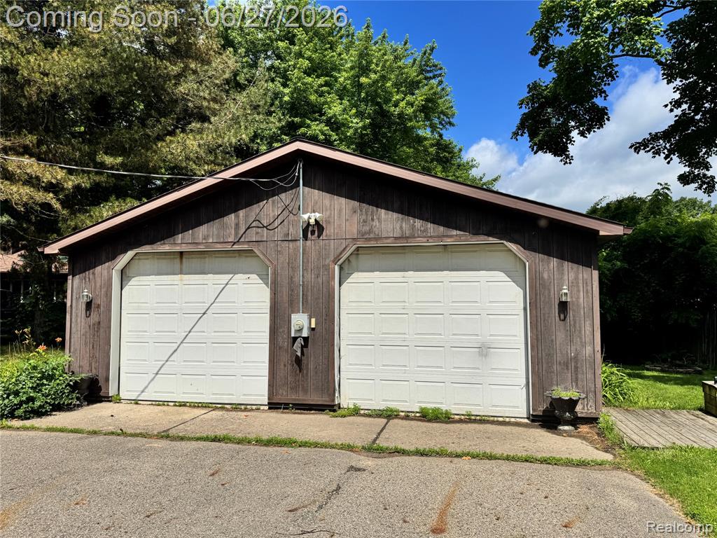 4295 Meridian Road, Okemos, MI 48864 — Photo 2