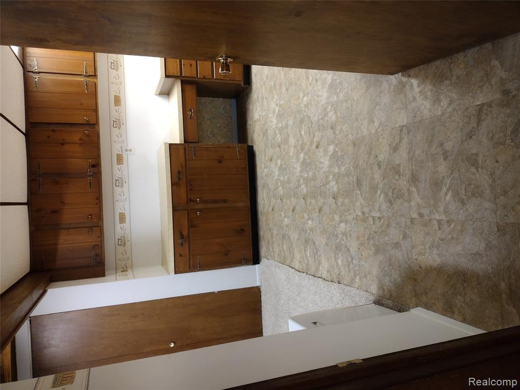 675 Montana Street, Marysville, MI 48040 — Photo 38
