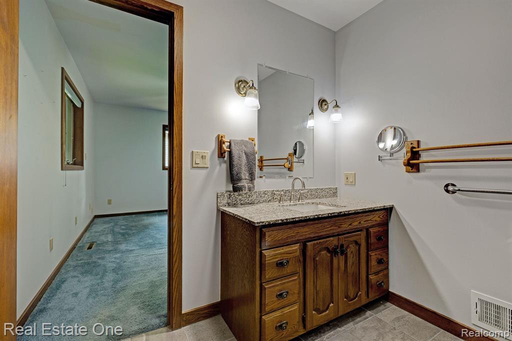 2225 LYNN Road, Sanford, MI 48657 — Photo 55