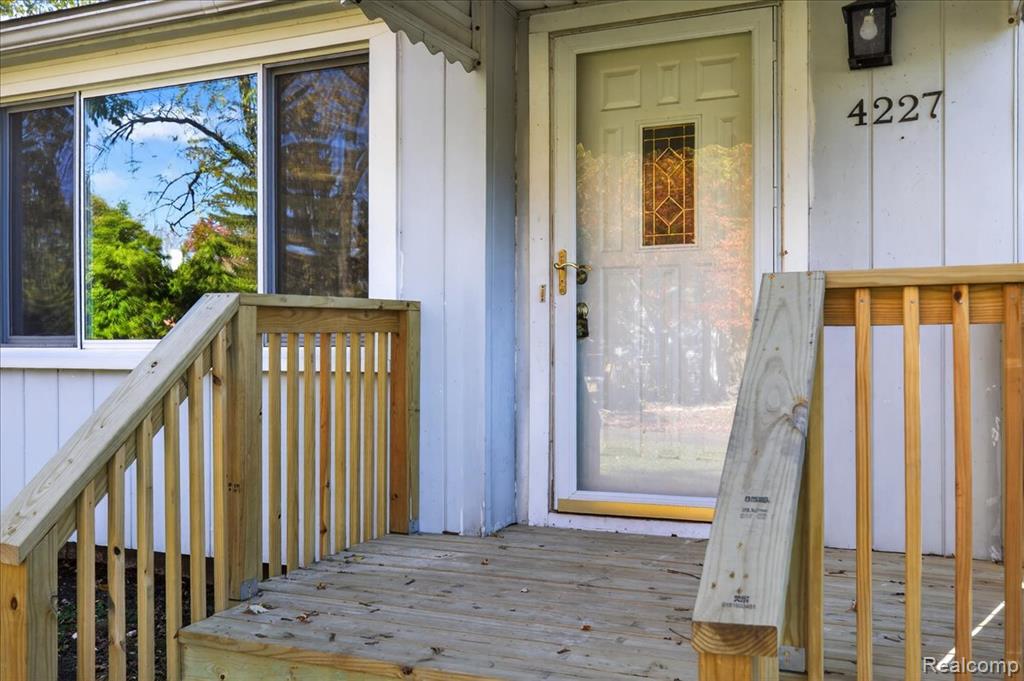 4227 Lanette Drive, Waterford, MI 48328 — Photo 5