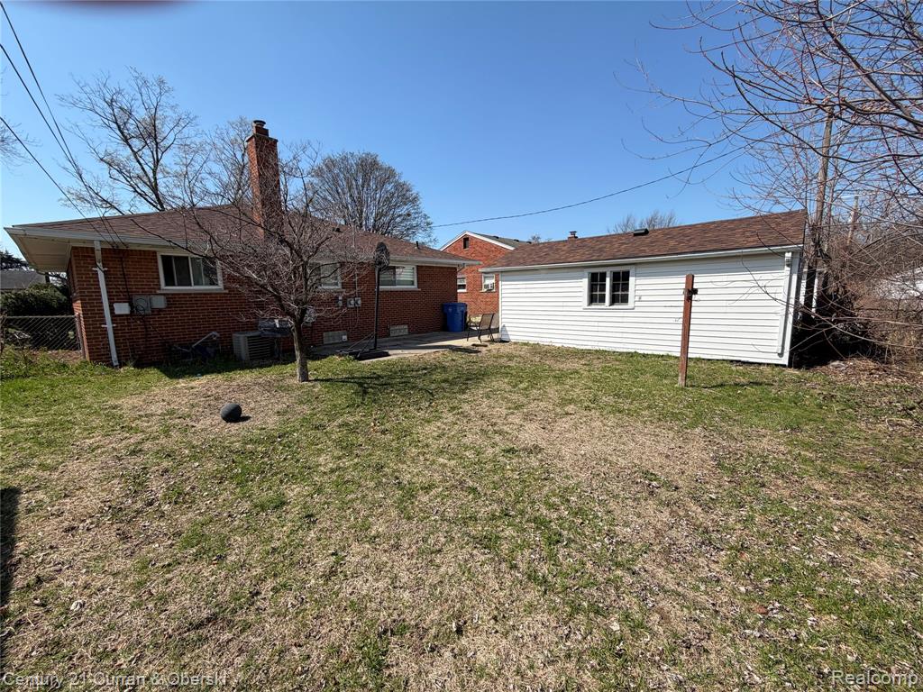 8586 Salem Lane, Dearborn Heights, MI 48127 — Photo 9