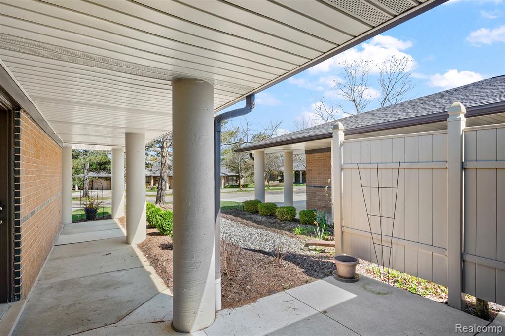 985 Wexford Way, 34, Rochester Hills, MI 48307 — Photo 4