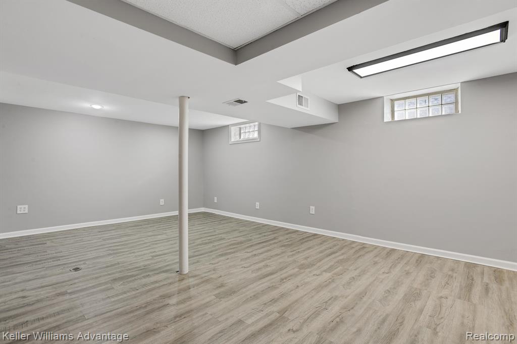 547 E SUMMIT Street, Milford, MI 48381 — Photo 14
