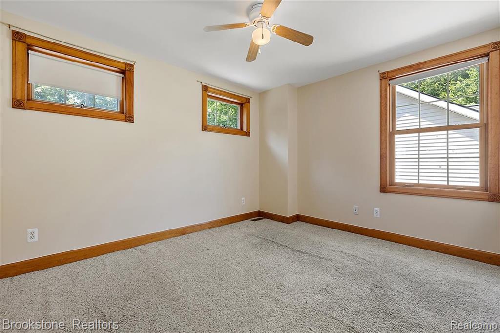 55520 Katie, New Hudson, MI 48165 — Photo 33