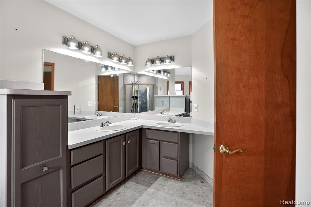1960 Eastons Trail, Highland, MI — Photo 25