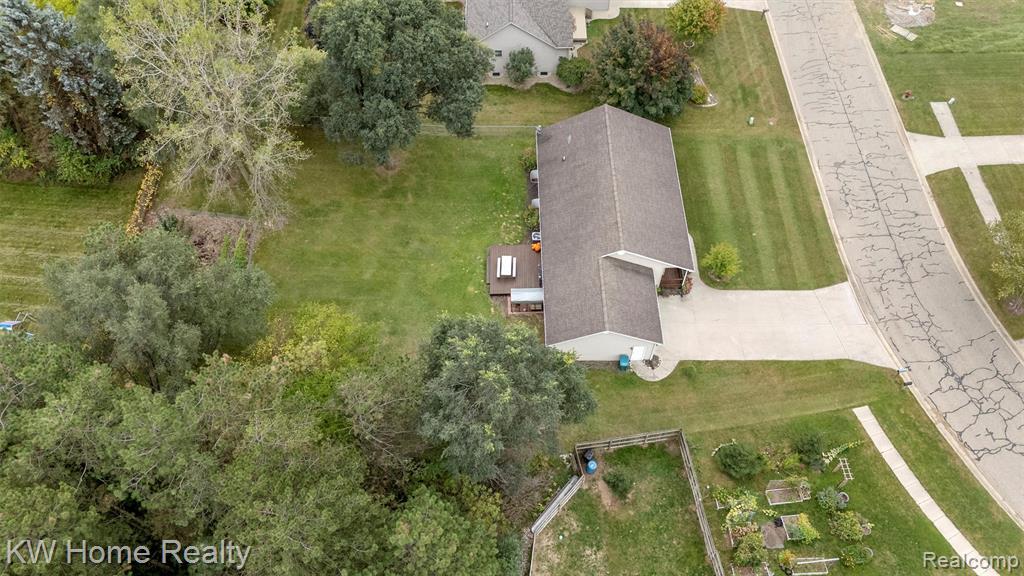 500 Clearwater Drive, Perry, MI 48872 — Photo 52