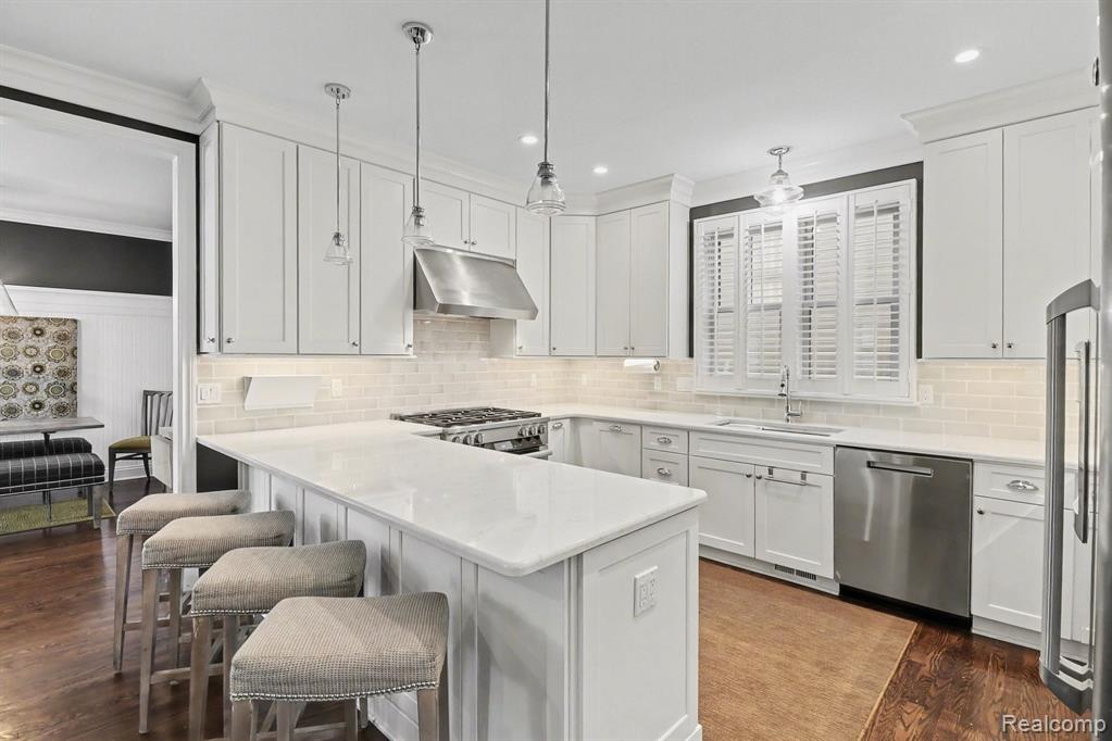 4 Riverbank Drive, Beverly Hills, MI 48025 — Photo 7