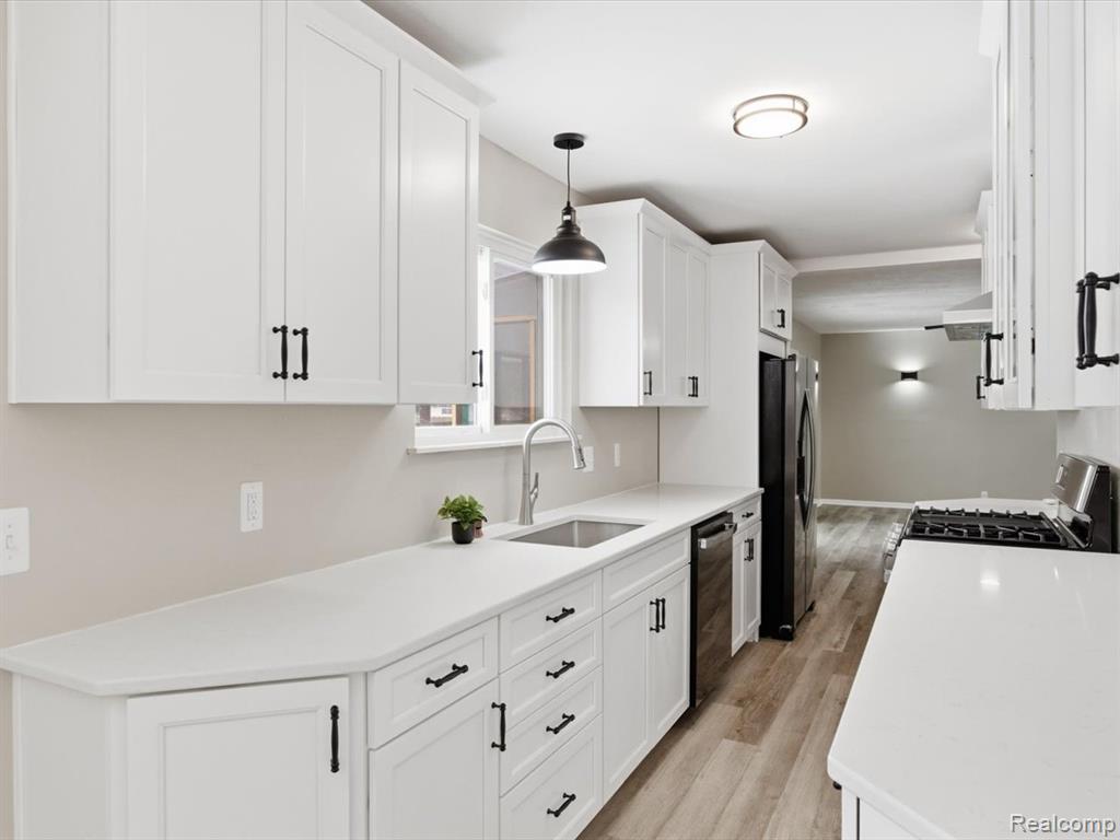5837 Lakeshore Road, Fort Gratiot, MI 48059 — Photo 19