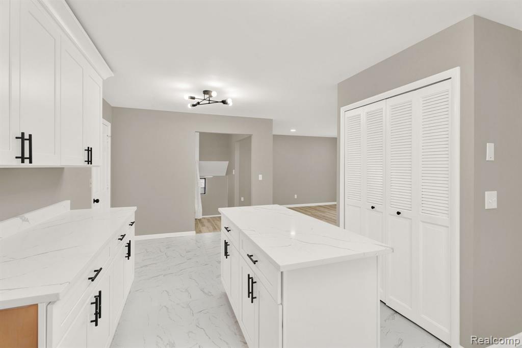 7820 Rampart Trail, Waterford, MI 48327 — Photo 35