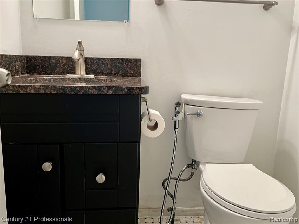5720 Beauchamp, West Bloomfield, MI — Photo 36