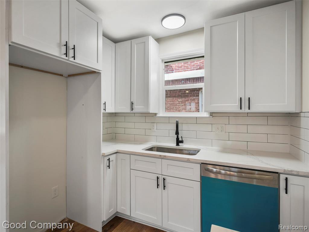 94 W Evelyn Avenue, Hazel Park, MI 48030 — Photo 10