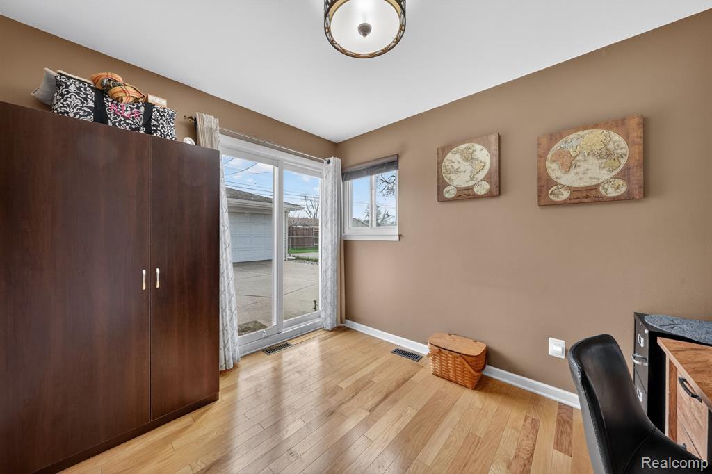 15675 Mulberry Street, Southgate, MI 48195 — Photo 25