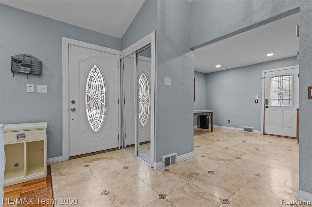 6751 N CHARLESWORTH Street, Dearborn Heights, MI 48127 — Photo 4
