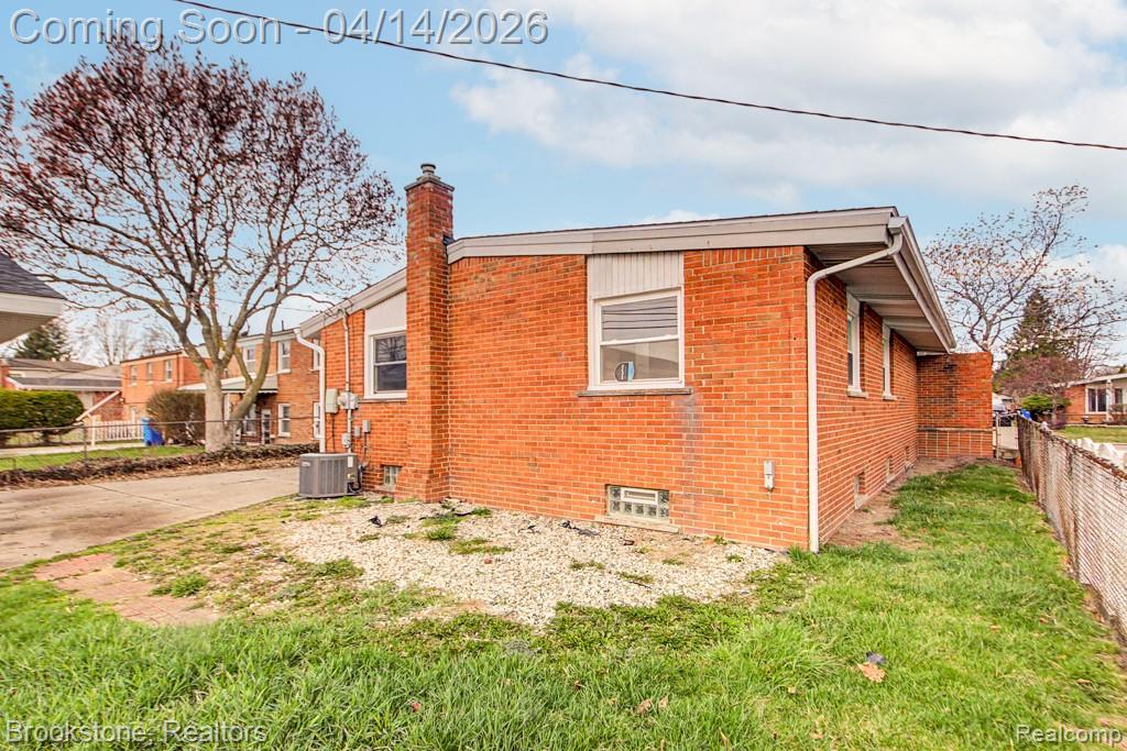 29242 Shirley Avenue, Madison Heights, MI 48071 — Photo 7