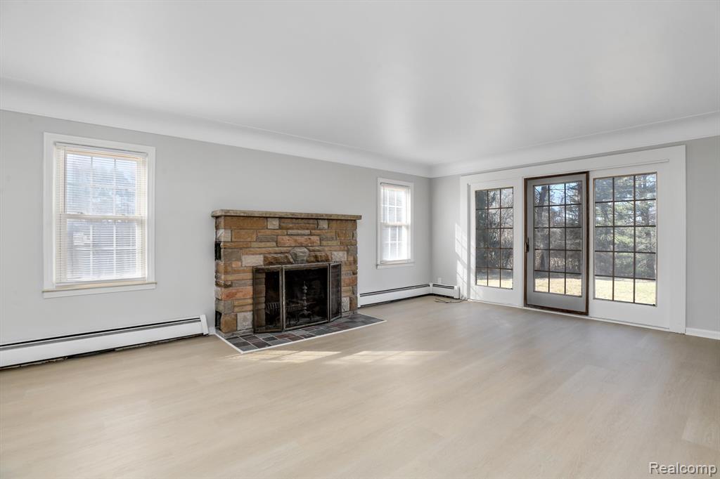 850 W MAPLE Road, Milford, MI 48381 — Photo 3