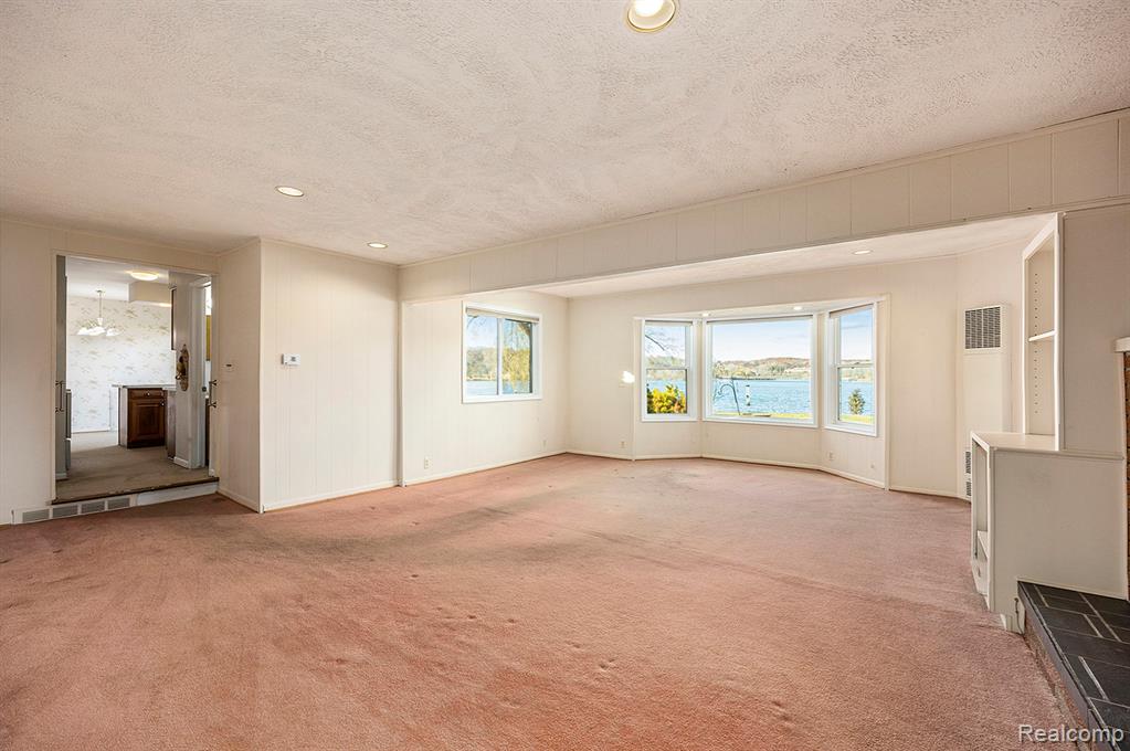 736 Beachway Drive, White Lake, MI 48383 — Photo 11