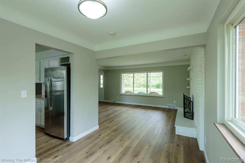42857 SAVAGE Road, Belleville, MI 48111 — Photo 10