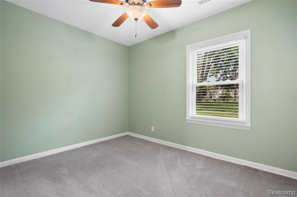 6226 Rowley Boulevard, Waterford, MI 48329 — Photo 23