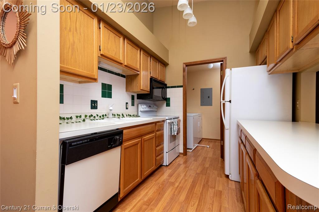 1585 Harbour Boulevard, 166, Trenton, MI 48183 — Photo 9