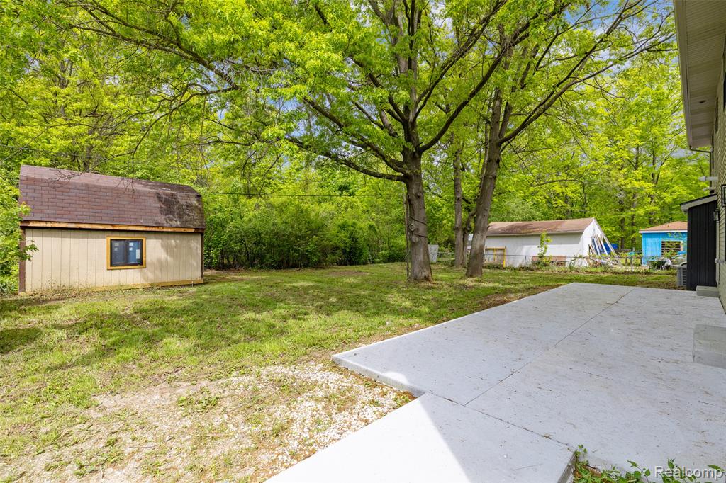 7598 Lake Park Avenue, Ira, MI — Photo 52