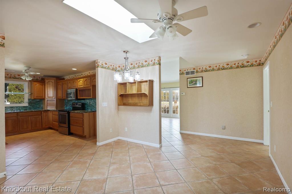 4887 CANTERBURY, Vassar, MI 48768 — Photo 15