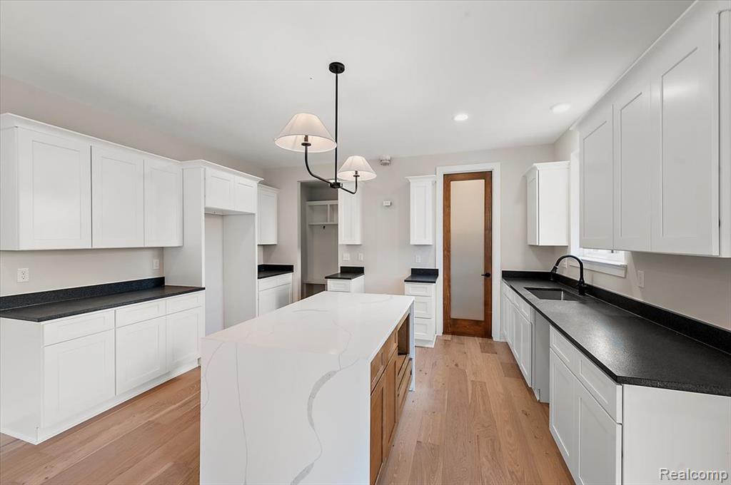 50999 Mistwood Drive, Macomb, MI 48042 — Photo 32