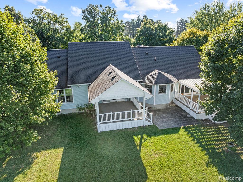 9482 Graytrax Road, Grand Blanc, MI 48439 — Photo 2