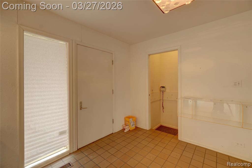 6974 Woodside Trail, West Bloomfield, MI — Photo 25