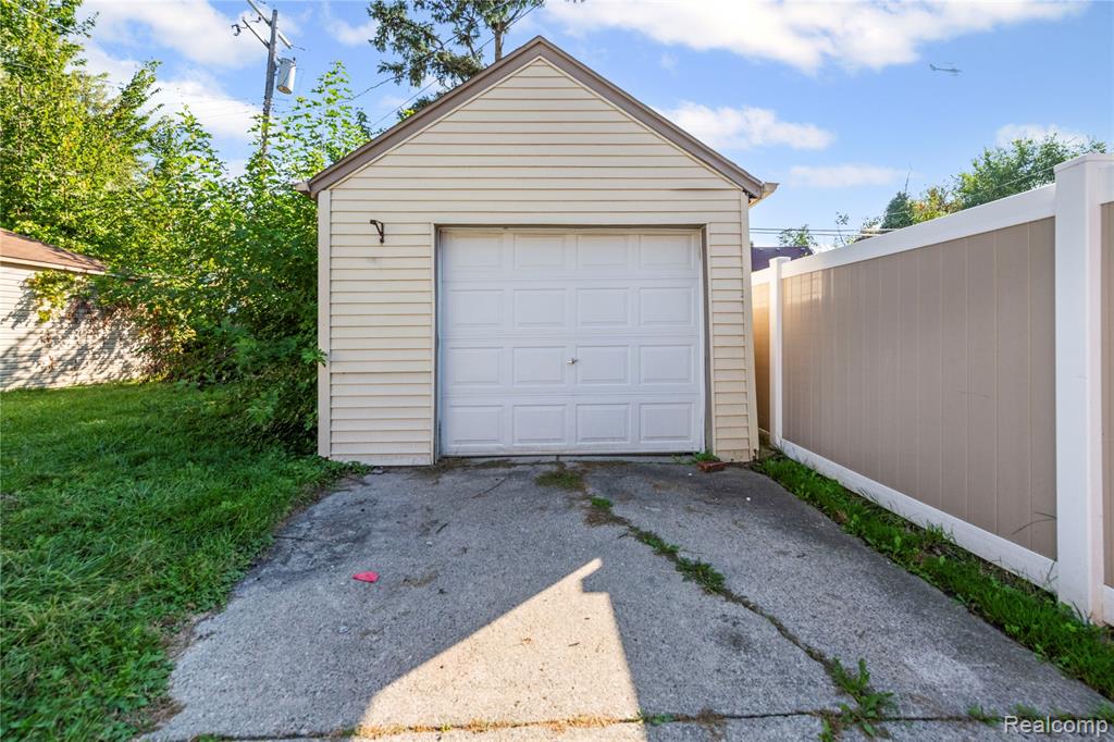 16560 Oakfield Street, Detroit, MI 48235 — Photo 21