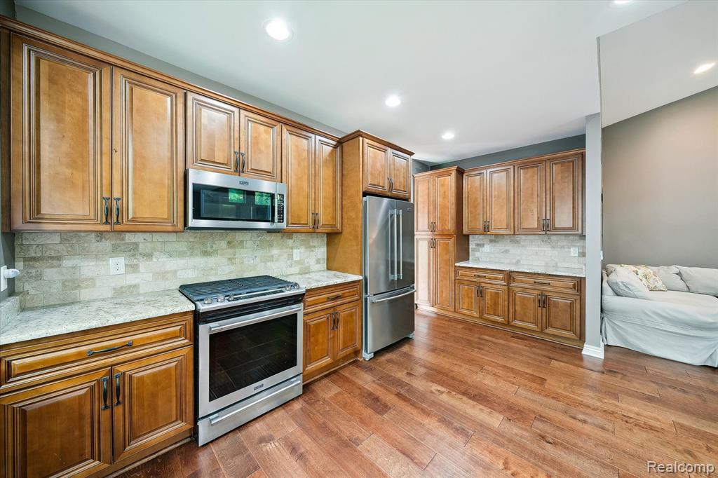 9566 KINGSWAY Circle, Clarkston, MI 48348 — Photo 21