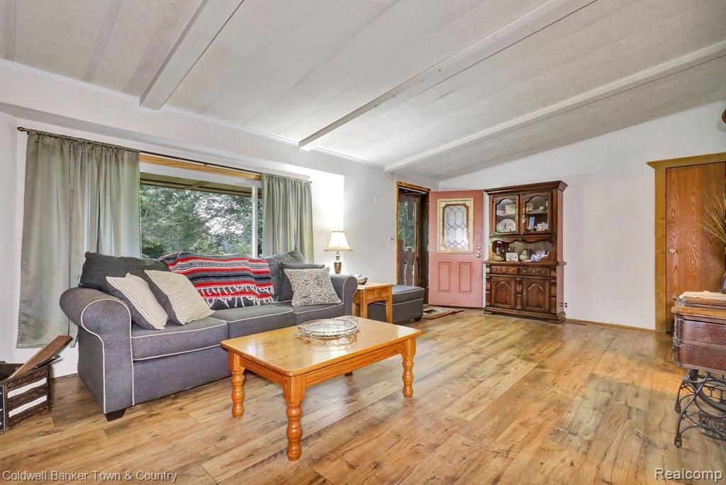 6068 W GRAND RIVER Road, Laingsburg, MI 48848 — Photo 8