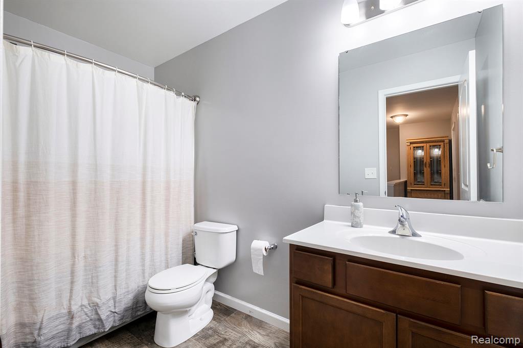 7044 Wildflower Court, Grand Blanc, MI 48439 — Photo 12