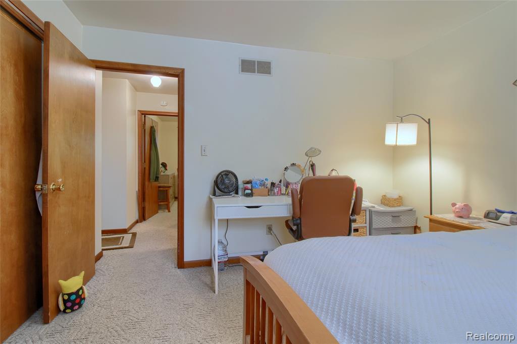 600 Oakville Waltz Road, New Boston, MI 48164 — Photo 29
