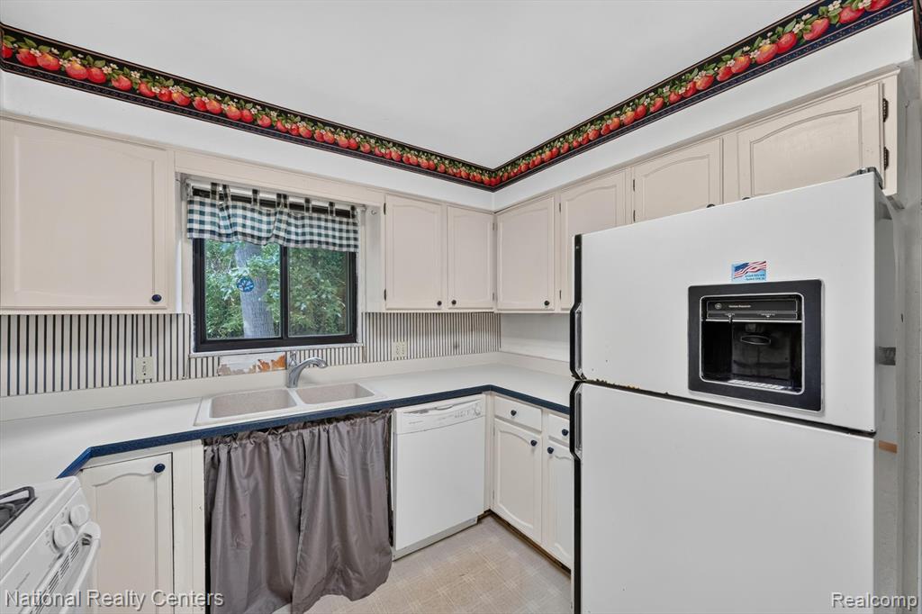 3107 Dean Road, Lambertville, MI 48144 — Photo 17