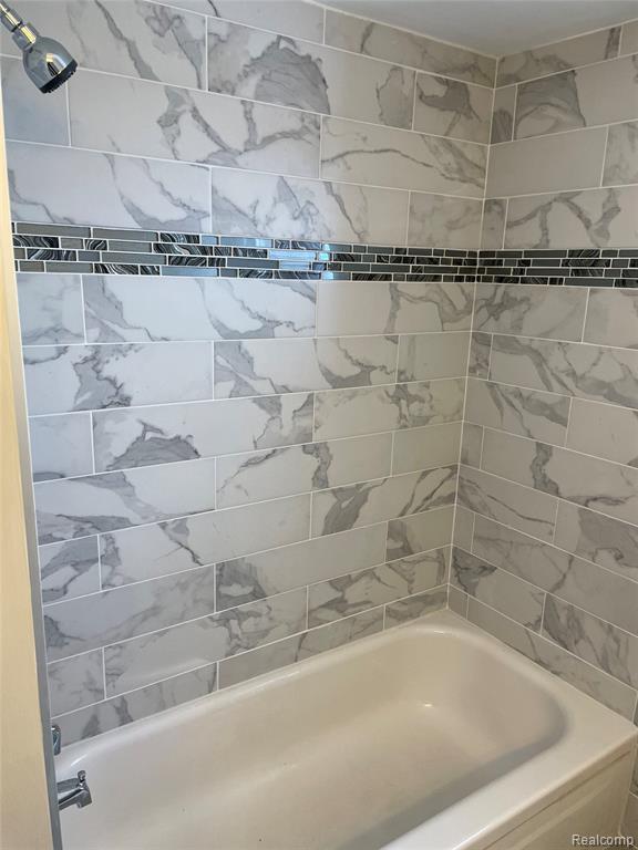 31335 RAYBURN Street, Livonia, MI 48154