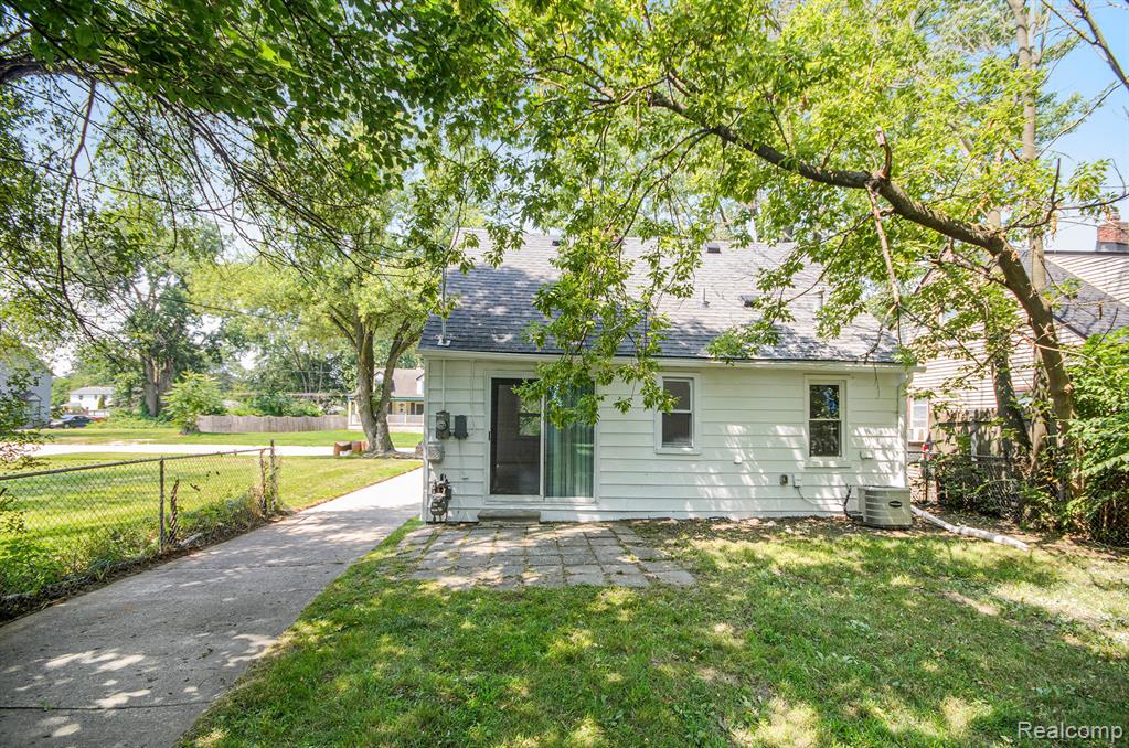 6719 MCGUIRE Street, Taylor, MI 48180 — Photo 14