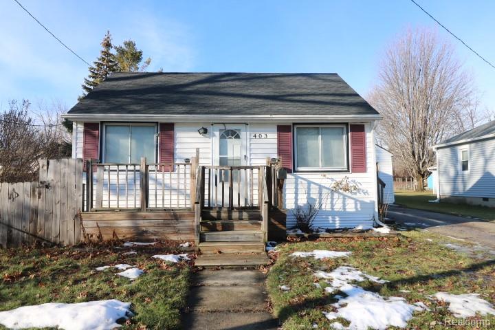 403 Bradley Street, Bay City, MI 48706 — Photo 2