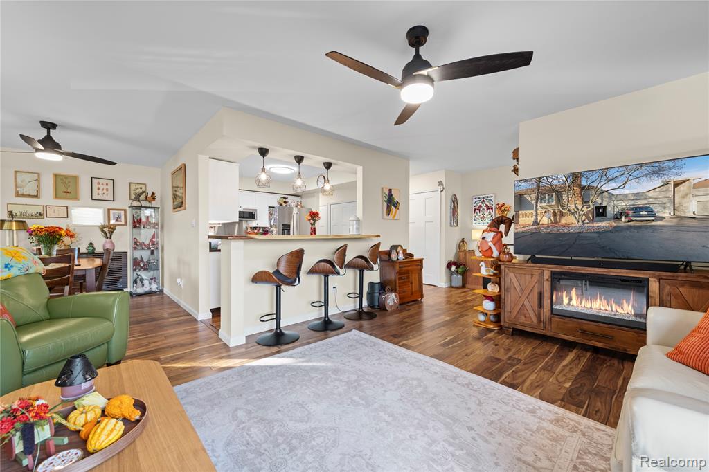 8309 Colony Drive, 21, Grosse Ile, MI 48138 — Photo 6