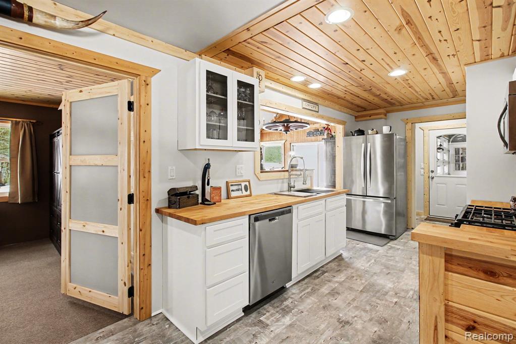 9631 BYRON Road, Howell, MI 48855 — Photo 13