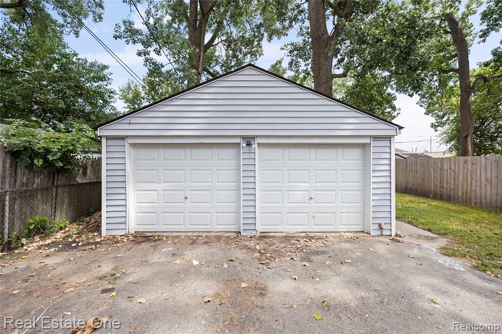 4521 COLUMBUS Street, Wayne, MI 48184 — Photo 27