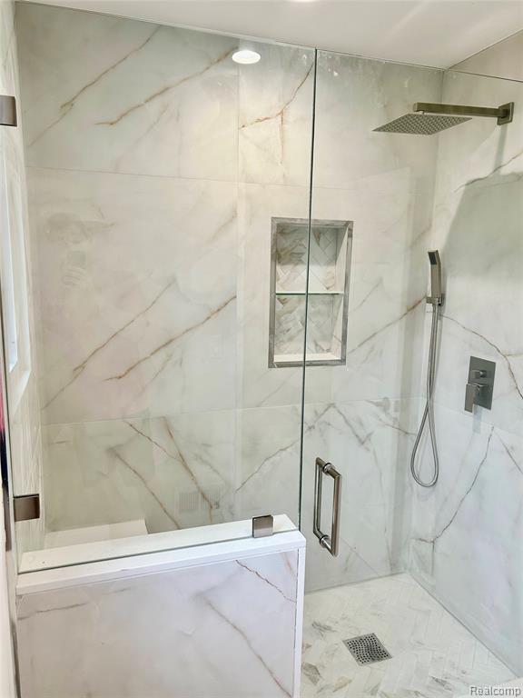 1784 Lakewood Drive, Troy, MI 48083 — Photo 16