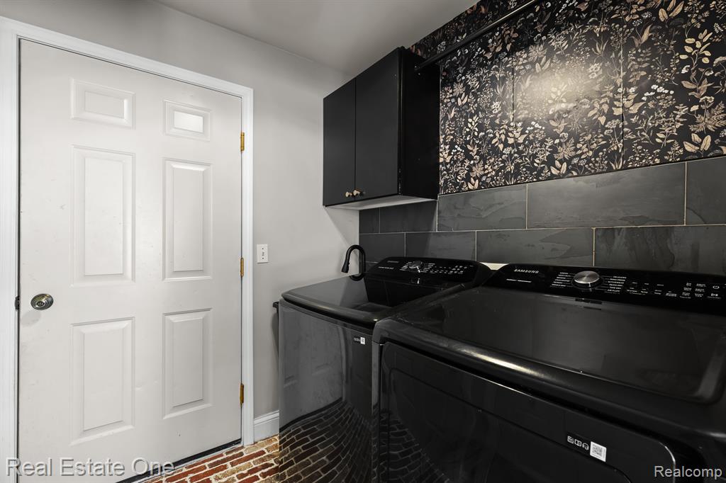 6581 WEDGEWOOD Court, Waterford, MI 48327 — Photo 18